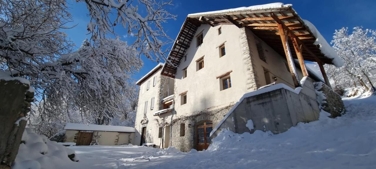 Maison Cimarron Bed and Breakfast Chateauroux-les-Alpes Exteriör bild